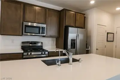 376 Great Ocean Avenue, North Las Vegas, NV 89084 Kitchen