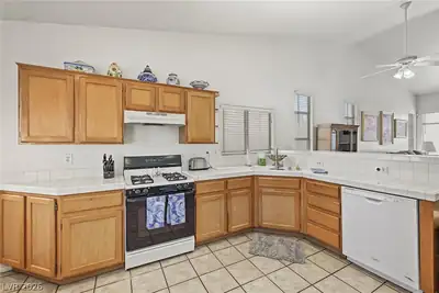 5357 Georgia Peach Court, Las Vegas, NV 89130 Kitchen