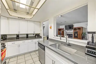 2509 Castlesands Way, Las Vegas, NV 89121 Kitchen
