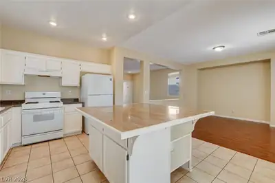 8541 Last Point Avenue, Las Vegas, NV 89129 Kitchen