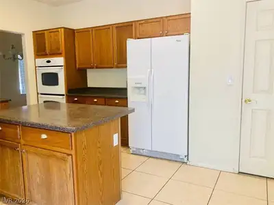 4235 Holleys Hill Street, Las Vegas, NV 89129 Kitchen