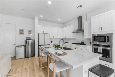 8935 Cassia Winds Street Las Vegas, NV 89166