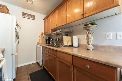 5330 East Charleston Boulevard 123, Las Vegas, NV 89142 Kitchen
