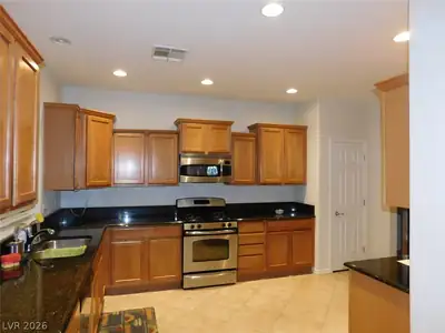4012 Shetland Pony Street, Las Vegas, NV 89122 Kitchen
