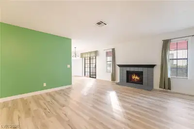 6633 West Tropicana Avenue 101, Las Vegas, NV 89103 Living Room