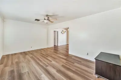 1809 East Saint Louis Avenue, Las Vegas, NV 89104 Living Room
