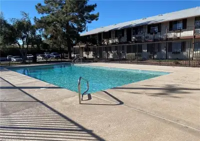 4955 JEFFREYS Avenue 710, Las Vegas, NV 89119 Pool