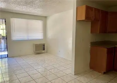 4955 JEFFREYS Avenue 710, Las Vegas, NV 89119 Dining Area