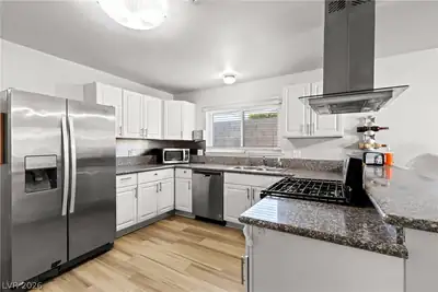 7224 William Anders Avenue, Las Vegas, NV 89145 Kitchen