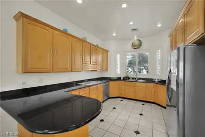 8125 Tiara Cove Circle, Las Vegas, NV 89128 Kitchen