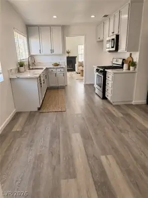 7566 Isley Avenue, Las Vegas, NV 89147 Kitchen
