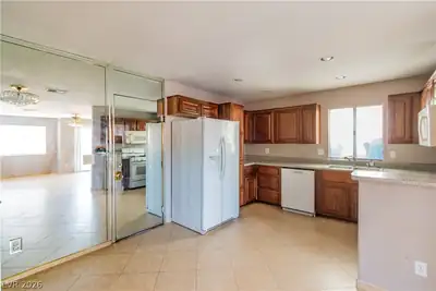 5109 Souvenir Lane, Las Vegas, NV 89118 Kitchen