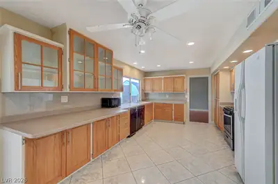 5124 Casco Way, Las Vegas, NV 89107 Kitchen