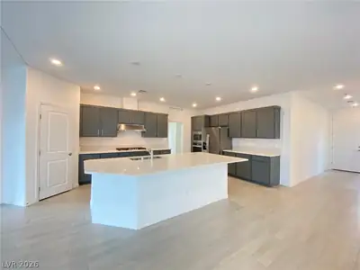 8462 Hawks View Street, Las Vegas, NV 89113 