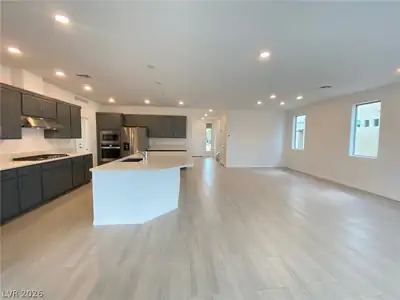 8462 Hawks View Street, Las Vegas, NV 89113 