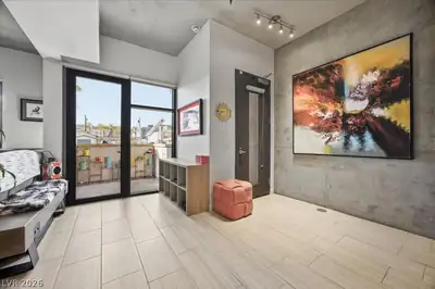 353 East Bonneville Avenue 121, Las Vegas, NV 89101 Entrance Foyer