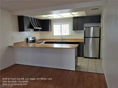 4718 West Twain Avenue B, Las Vegas, NV 89103 Kitchen