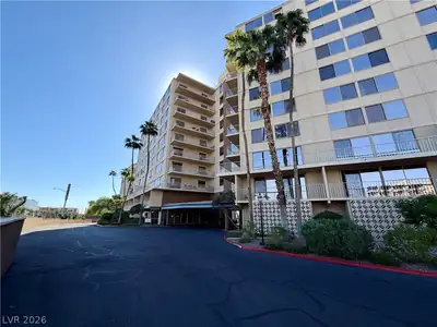205 East Harmon Avenue 902, Las Vegas, NV 89169 Front of Structure