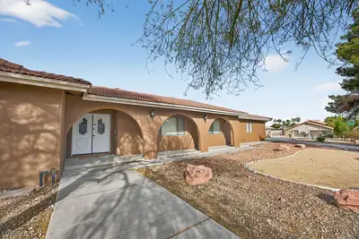 3189 Casanova Circle, Las Vegas, NV 89120 Front of Structure