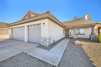 124 Grandview Drive, Henderson, NV 89002 Front of Structure