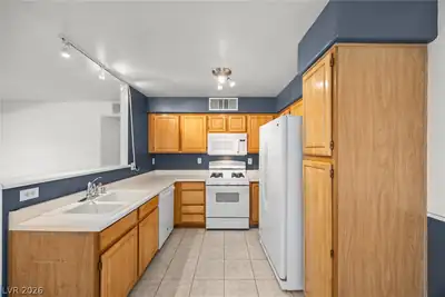 5710 East Tropicana Avenue 2234, Las Vegas, NV 89122 