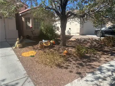 6079 Dover Dove Court, North Las Vegas, NV 89081 Front of Structure