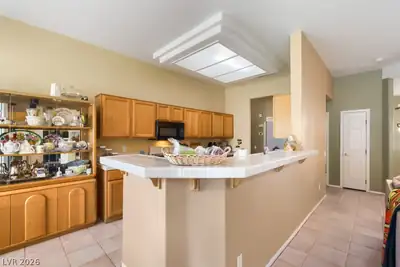8641 Crest Hill Avenue, Las Vegas, NV 89145 Kitchen