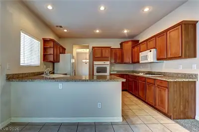 10532 Brownsville Avenue, Las Vegas, NV 89129 Kitchen