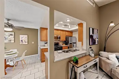 737 Heritage Vista Avenue, Henderson, NV 89015 Kitchen