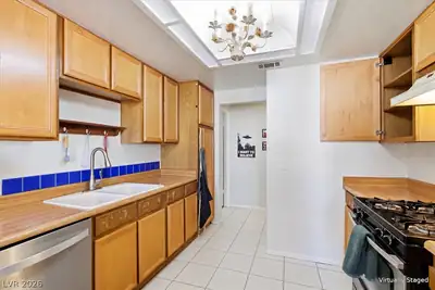 3960 Grapefruit Circle, Las Vegas, NV 89103 Kitchen