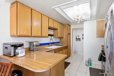3960 Grapefruit Circle, Las Vegas, NV 89103 Kitchen