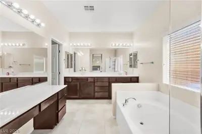 1517 Blues Lane, North Las Vegas, NV 89081 Primary Bathroom