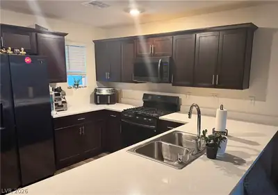 10079 Vibrant Moon Avenue, Las Vegas, NV 89129 Kitchen