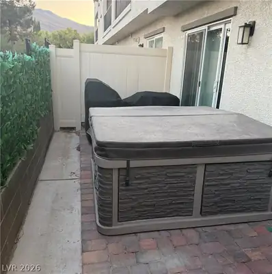 10079 Vibrant Moon Avenue, Las Vegas, NV 89129 Spa