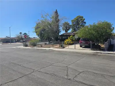 5289 Reeder Circle, Las Vegas, NV 89119 Front of Structure