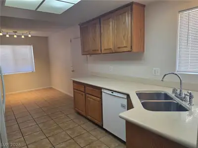 5289 Reeder Circle, Las Vegas, NV 89119 Kitchen