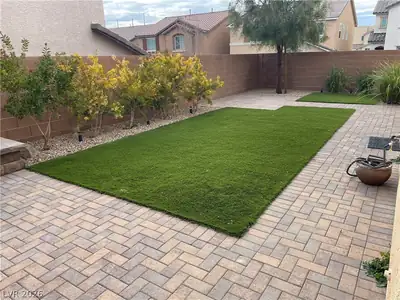 7012 Delta Falls Street, Las Vegas, NV 89166 Yard