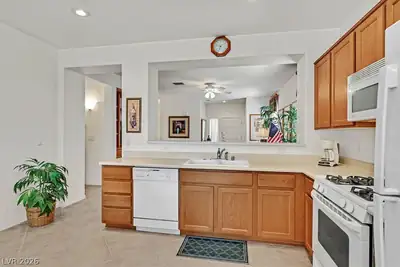 2162 Maple Heights Court, Henderson, NV 89052 Kitchen