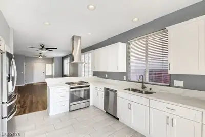 10961 Calistoga Springs Court, Las Vegas, NV 89144 Kitchen