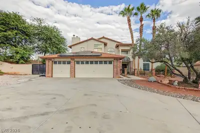 6846 Tree Haven Court, Las Vegas, NV 89146 Front of Structure