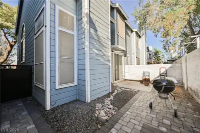 4947 Strauss Drive, Las Vegas, NV 89146 Patio