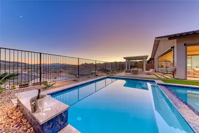 375 Portus Delphini Court, Henderson