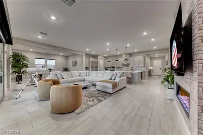 375 Portus Delphini Court, Henderson, NV 89011 Living Room