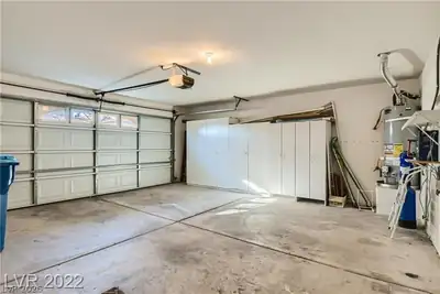 7272 Vista Bonita Drive, Las Vegas, NV 89149 Garage