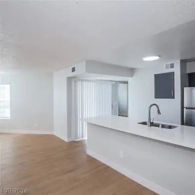 1050 Whitney Ranch Drive 4611, Henderson, NV 89014 Kitchen