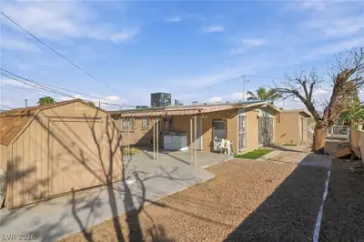 2521 Perliter Avenue, North Las Vegas, NV 89030 Yard