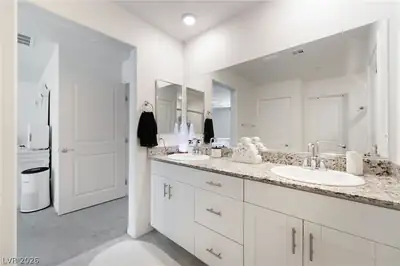 10958 Cheshire Woods Avenue, Las Vegas, NV 89166 Primary Bathroom
