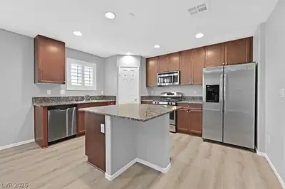 4650 Ranch House Road 20, North Las Vegas, NV 89031 Kitchen