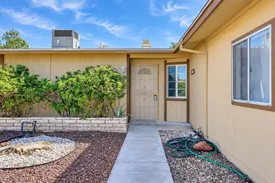 405 Santa Fe Street, Las Vegas, NV 89145 Entry