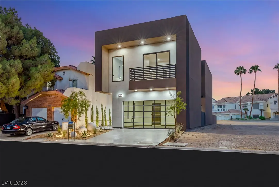 2824 Queens Courtyard Drive, Las Vegas, NV 89109
